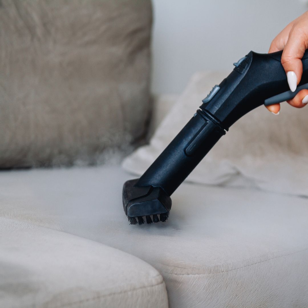 Comment entretenir mon canapé en velours