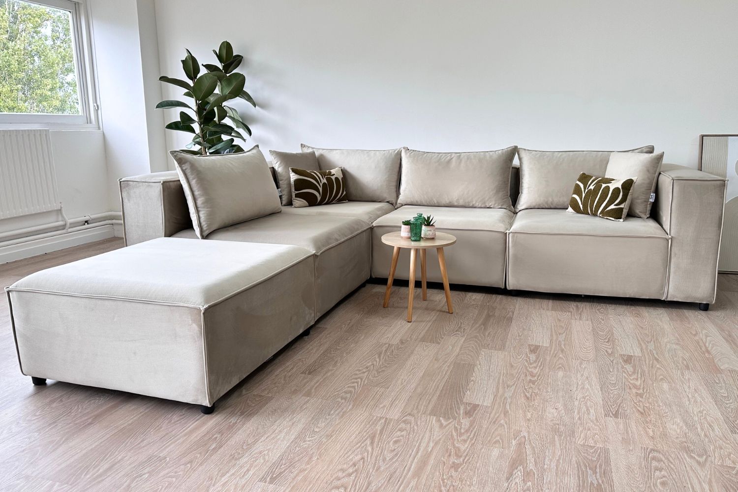 Canapé Elégance Velours Modulable 4+1 Pouf