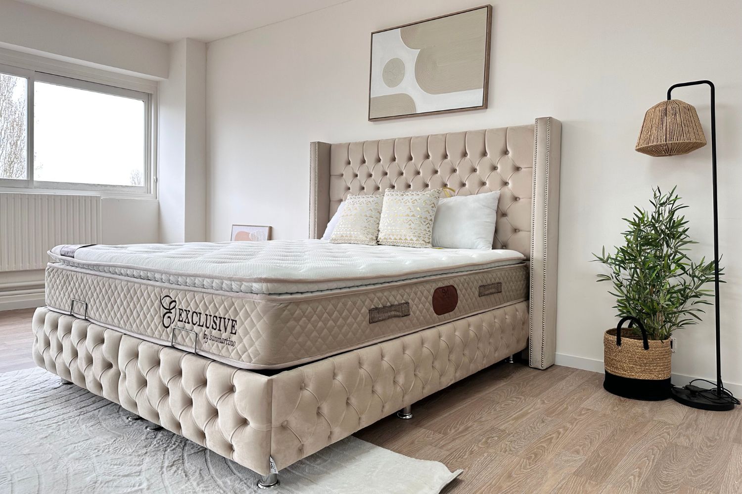 Lit Coffre CLOUTE BEIGE - Velours capitonné