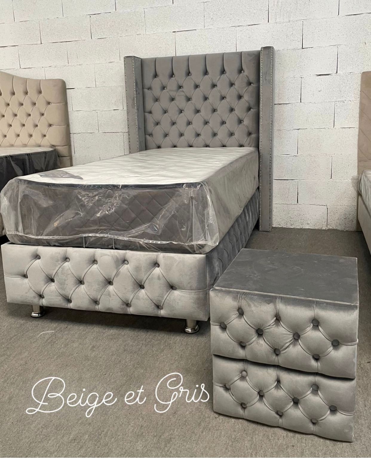 Lit Coffre Enfant CLOUTE GRIS - Velours capitonné