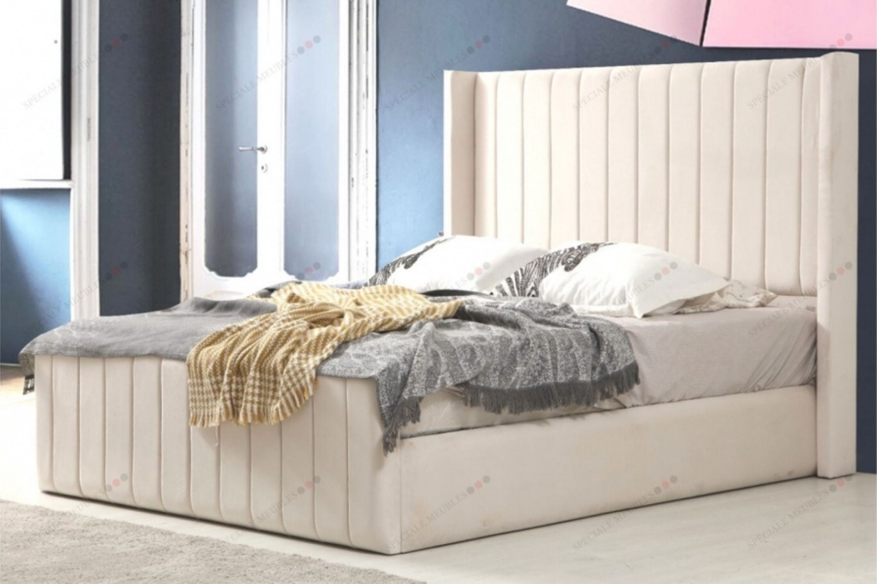 Cadre de lit somptueux – velours blanc | Spéciale meubles