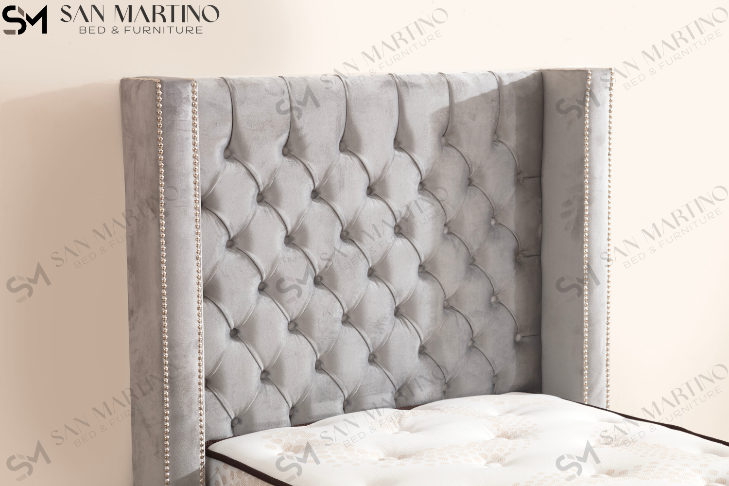 Lit Coffre Enfant CLOUTE GRIS - Velours capitonné