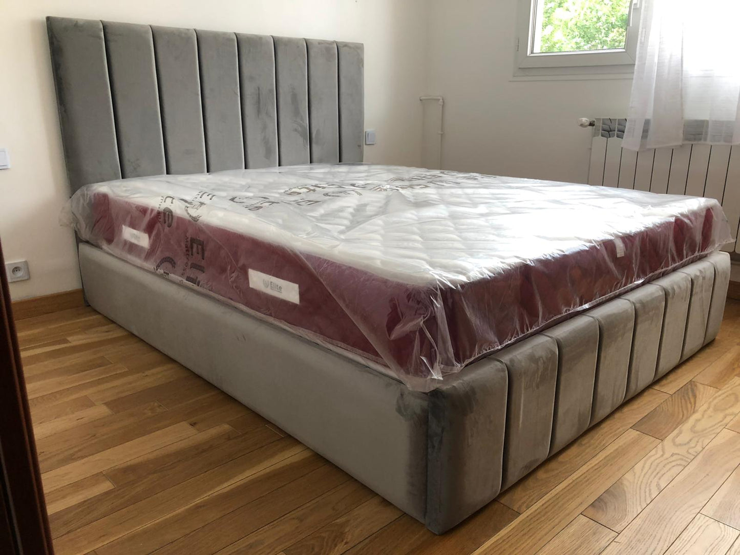 Cadre De Lit 2 Places En Velours Avec Ou Sans Sommier – POLO GRIS