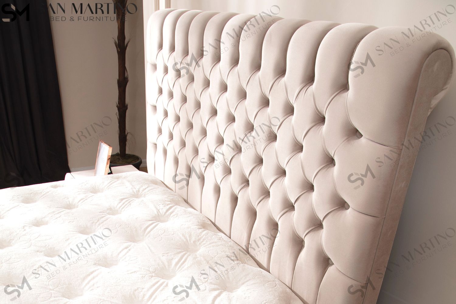 Lit Coffre LUNA BEIGE - Velours capitonné